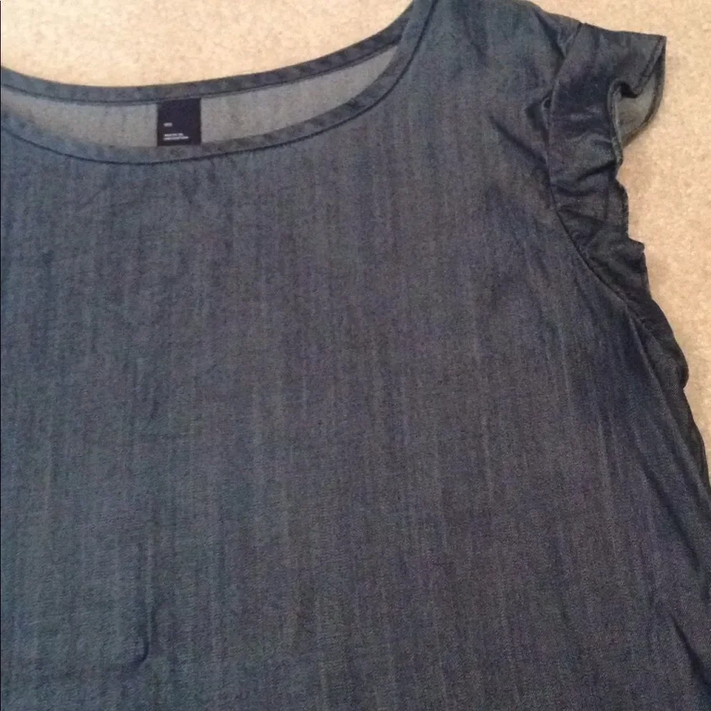 Gap ruffle  - Picture 2 of 2